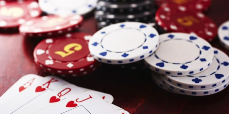 Poker ăn bao nhiêu tiền?